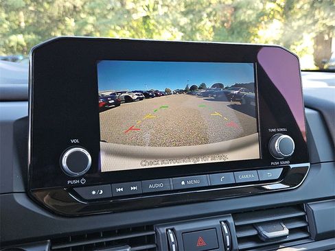 Certified 2024 Nissan Pathfinder S image 19