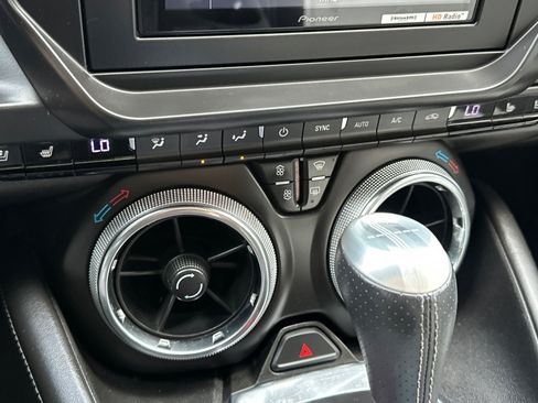 Used 2016 Chevrolet Camaro LT RWD image 27