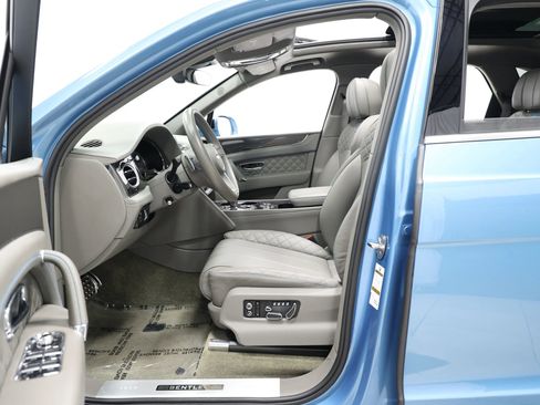 Used 2019 Bentley Bentayga image 15