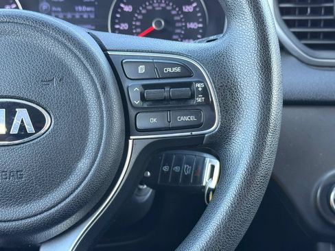 Used 2018 Kia Sportage LX AWD/4WD image 18