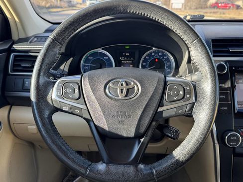 Used 2016 Toyota Camry XLE image 16