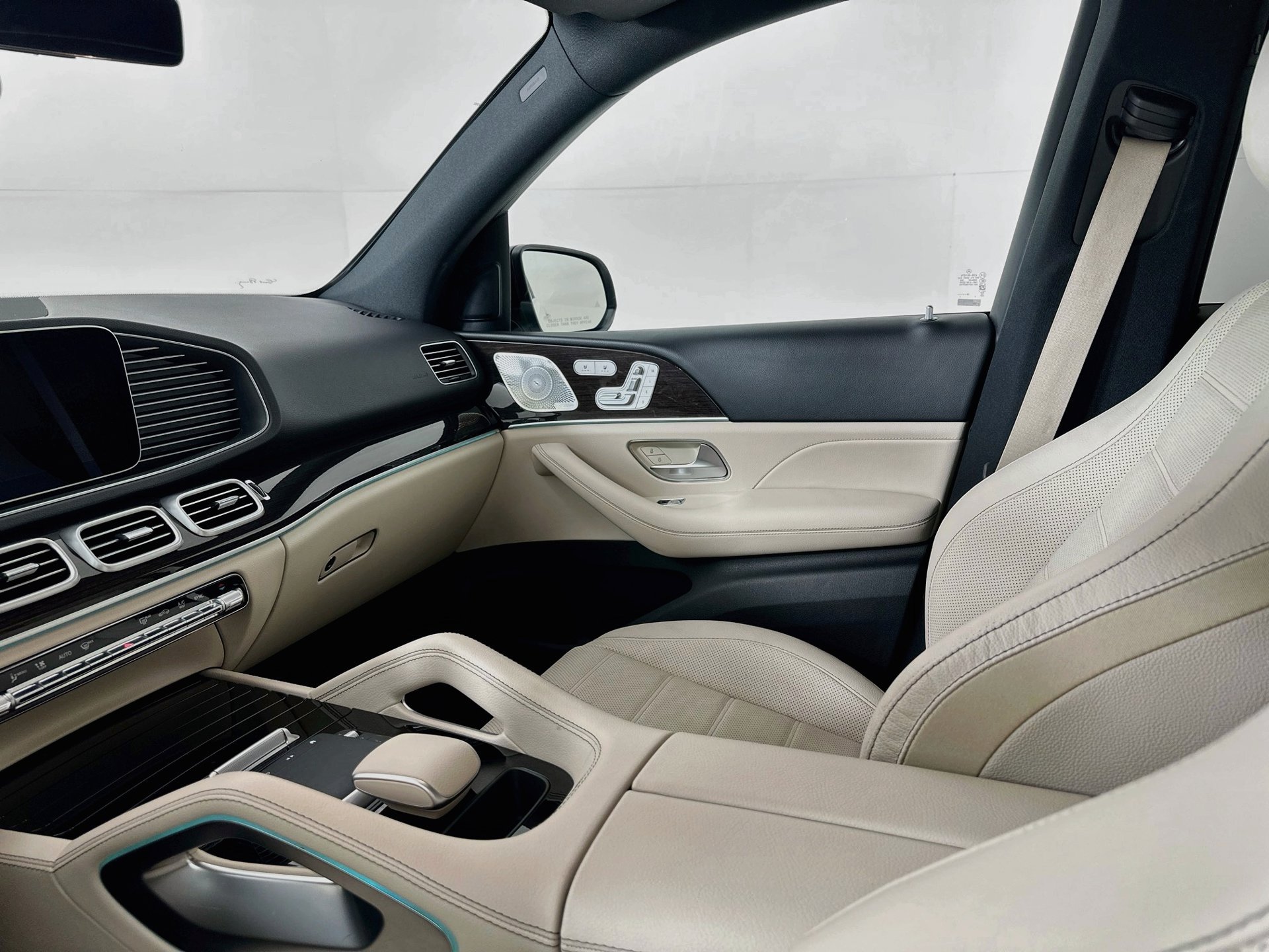 Used 2024 Mercedes-Benz GLE 350 4MATIC image 26