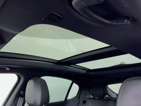 Used 2024 Alfa Romeo Stelvio Quadrifoglio w/ Active Assist Plus Package image 23