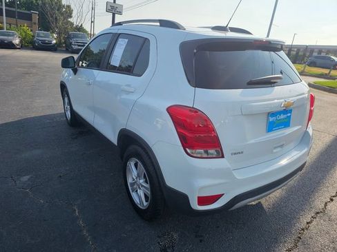 Used 2021 Chevrolet Trax LT w/ LT Convenience Package FWD image 6