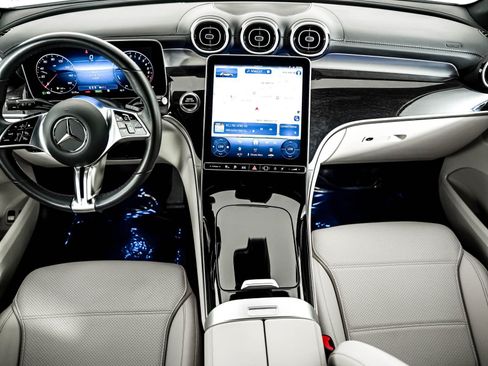 Certified 2025 Mercedes-Benz GLC 350e 4MATIC image 9
