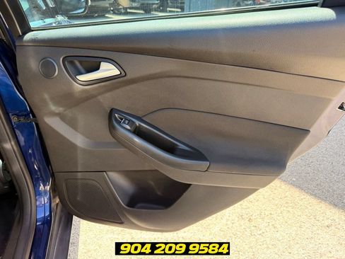 Used 2016 Ford Focus Titanium w/ Exterior Protection Package FWD image 31