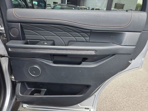 Used 2023 Ford Expedition Platinum AWD/4WD image 32