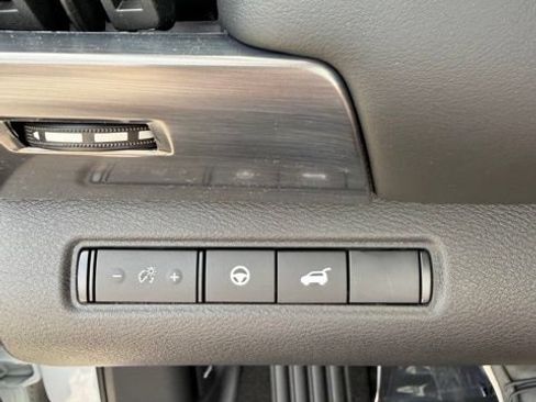 New 2026 Nissan Pathfinder SL AWD/4WD image 21