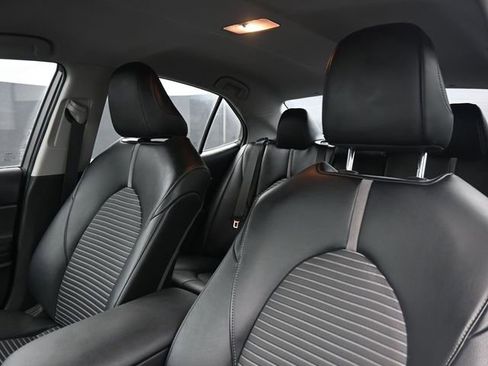 Used 2020 Toyota Camry SE image 28