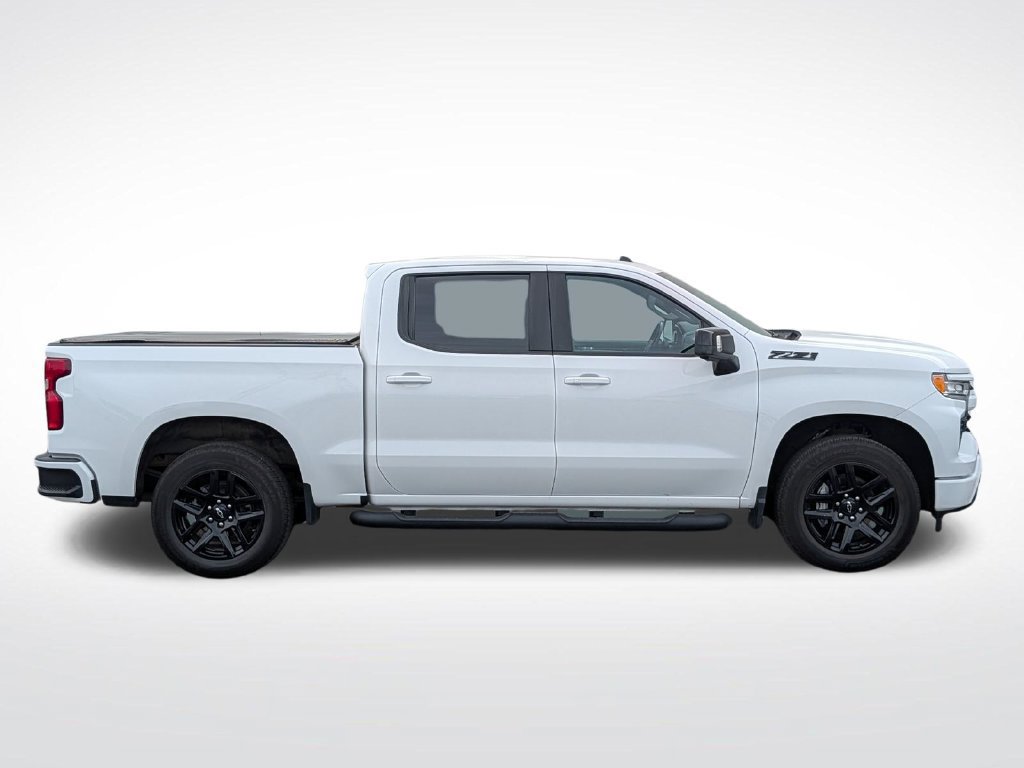 Used 2023 Chevrolet Silverado 1500 RST AWD/4WD image 2