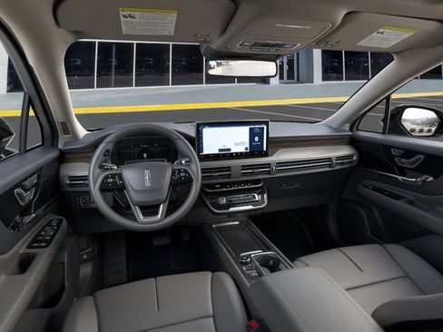 New 2025 Lincoln Corsair Grand Touring image 9