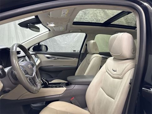 Used 2020 Cadillac XT5 Premium Luxury image 11