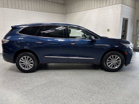 Used 2023 Buick Enclave Essence AWD/4WD image 8