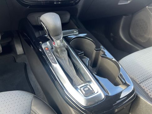 Used 2025 Chevrolet Trax LT w/ LT Convenience Package image 41