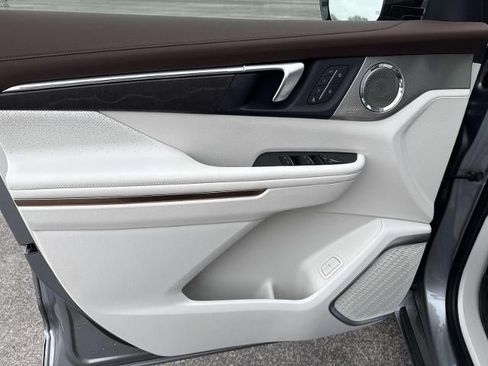 New 2026 Buick Enclave Avenir w/ Super Cruise Package AWD/4WD image 12