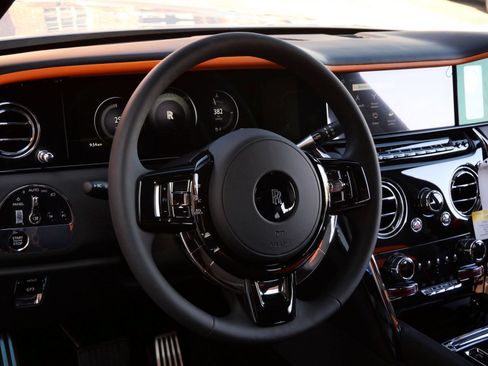 Used 2025 Rolls-Royce Cullinan AWD/4WD image 17