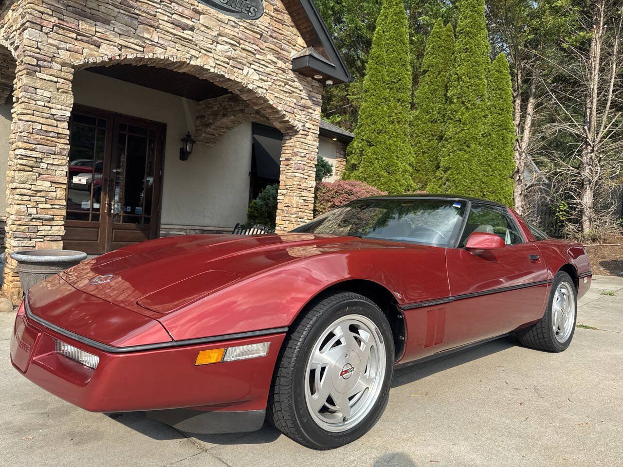 Used 1988 Chevrolet Corvette Coupe RWD image 2
