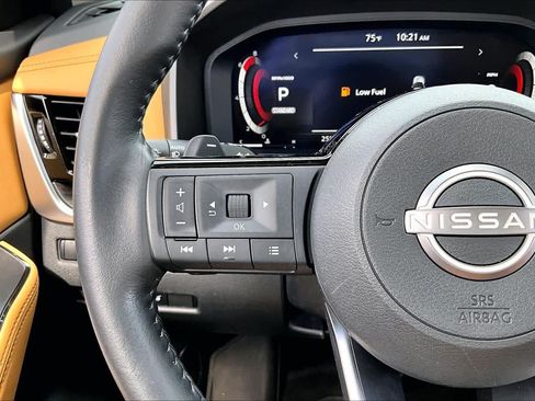 Used 2023 Nissan Rogue Platinum FWD image 24
