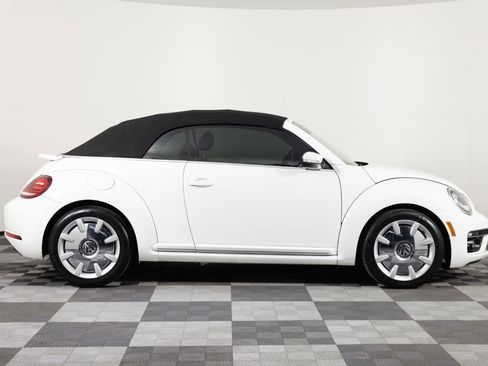 Used 2019 Volkswagen Beetle 2.0T SE w/ SE Premium Package FWD image 9