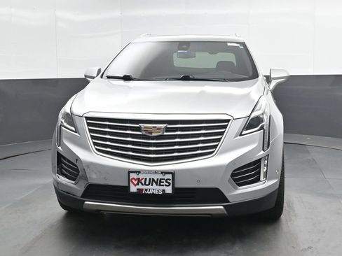 Used 2017 Cadillac XT5 Platinum w/ Driver Assist Package AWD/4WD image 6