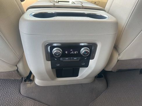 Used 2022 GMC Yukon XL Denali w/ Denali Premium Package image 23