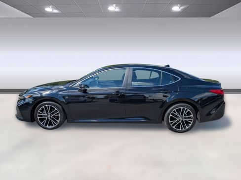 Used 2026 Toyota Camry XLE FWD image 2