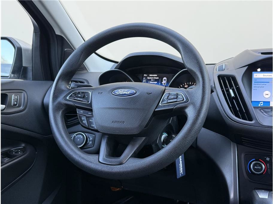 Used 2017 Ford Escape SE w/ Equipment Group 201A AWD/4WD image 22