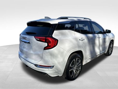 Used 2018 GMC Terrain Denali w/ Advanced Safety Package image 5