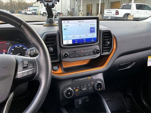 Used 2022 Ford Bronco Sport Badlands image 9