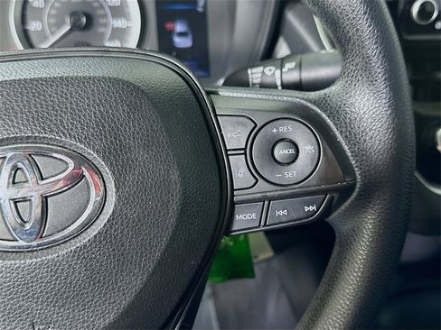 Used 2022 Toyota Corolla LE image 23
