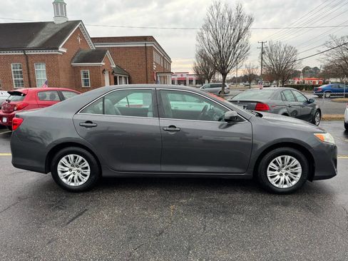 Used 2012 Toyota Camry L image 10
