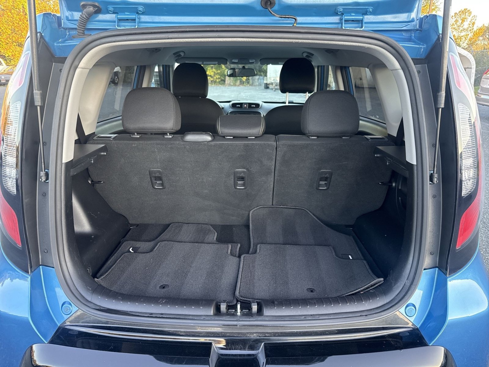 Used 2016 Kia Soul + w/ Designer's Package FWD image 26