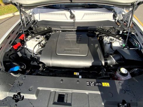 New 2026 Land Rover Defender 110 S image 16