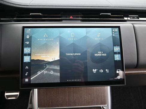 Used 2025 Land Rover Range Rover SE AWD/4WD image 28