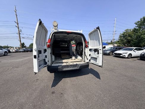 Used 2019 Chevrolet Express 3500 w/ Driver Convenience Package RWD image 27