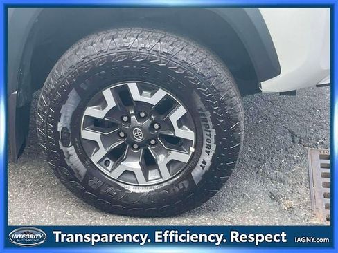 Used 2023 Toyota Tacoma TRD Off-Road image 9