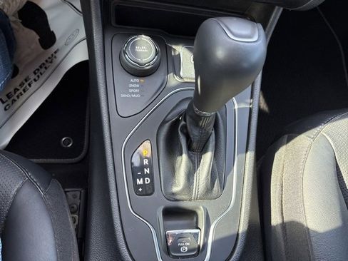 Used 2021 Jeep Cherokee Latitude Lux 80th Anniv w/ Quick Order Package 26U 80TH image 29