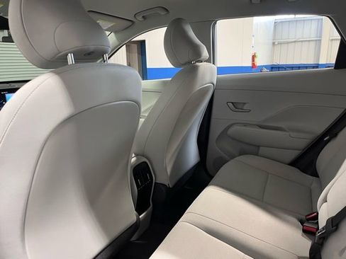 Used 2024 Hyundai Kona SEL w/ Convenience Package image 19