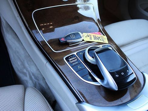Used 2016 Mercedes-Benz C 300 Sedan image 11