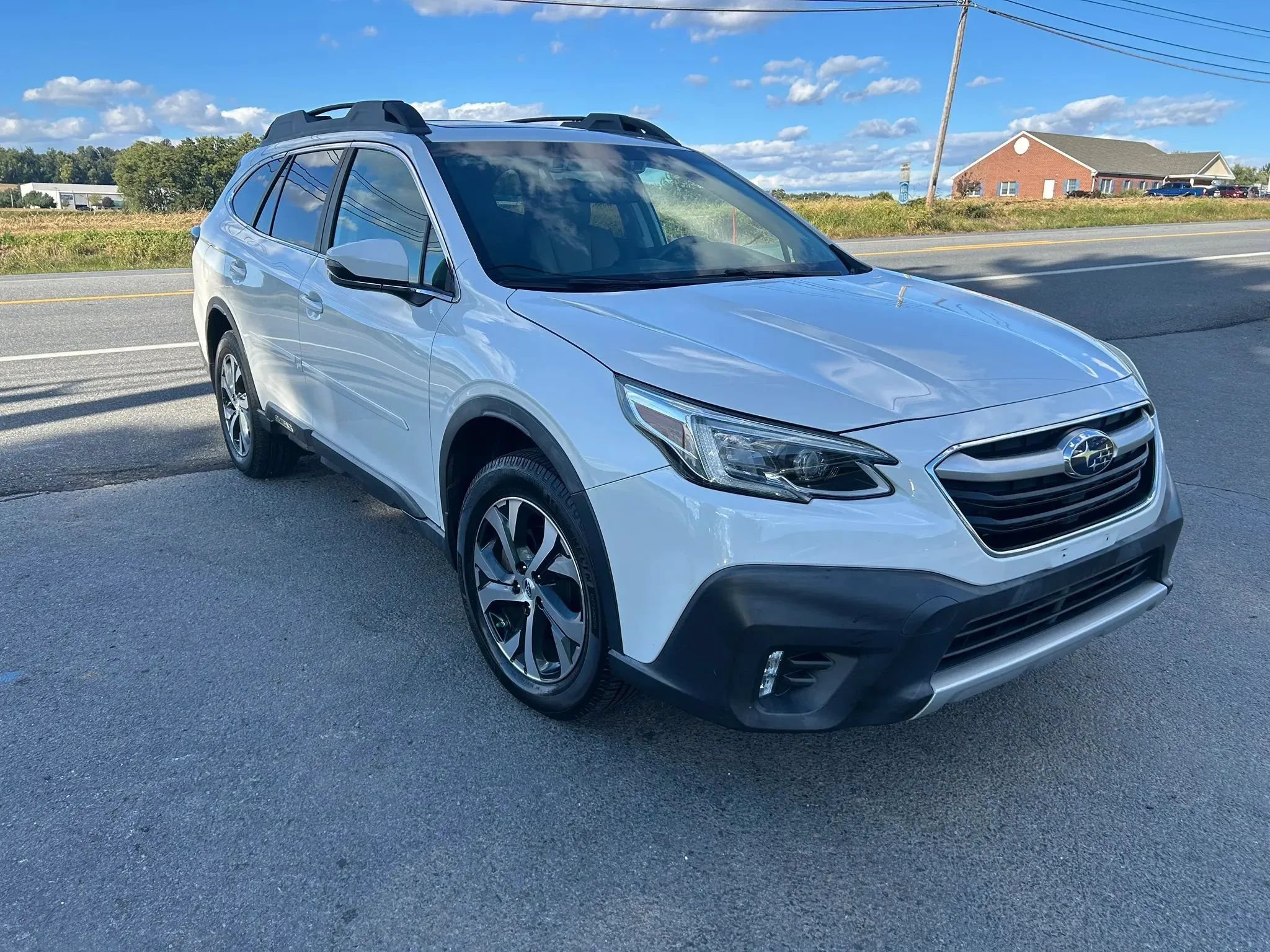 Used 2020 Subaru Outback Limited AWD/4WD image 3