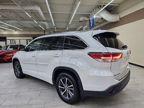 Used 2018 Toyota Highlander XLE image 9