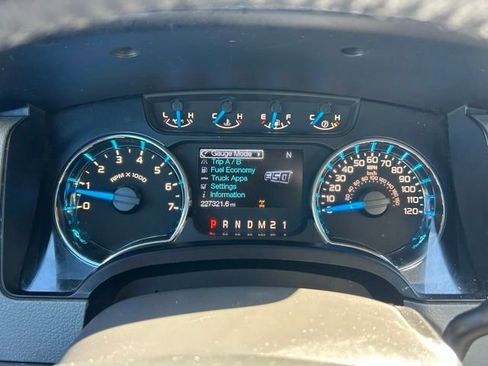 Used 2014 Ford F150 XLT w/ XLT Chrome Package AWD/4WD image 18