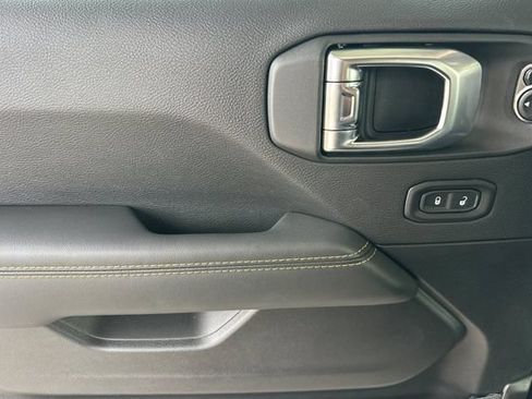 New 2026 Jeep Gladiator Sport AWD/4WD image 10