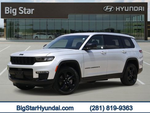Used 2024 Jeep Grand Cherokee L Limited w/ Black Appearance Package AWD/4WD image 1