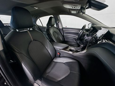 Used 2024 Toyota Camry SE image 29