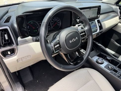 Used 2023 Kia Sorento EX FWD image 12