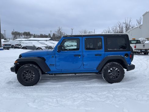 Used 2024 Jeep Wrangler Sport S image 6