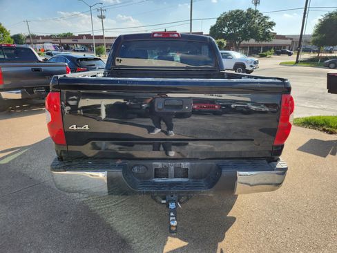 Used 2020 Toyota Tundra SR5 w/ SR5 Leather Package AWD/4WD image 4
