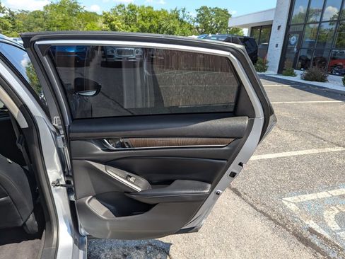 Used 2018 Honda Accord EX-L image 30