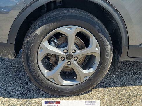 Certified 2025 Ford Escape ST-Line AWD/4WD image 8